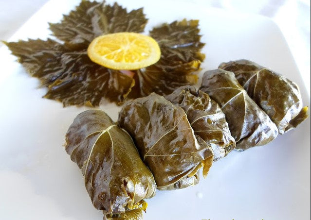 HOJAS DE PARRA RELLENAS DE CARNE CHAROLA